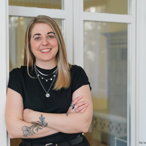 Profile picture for user Laura Bumann